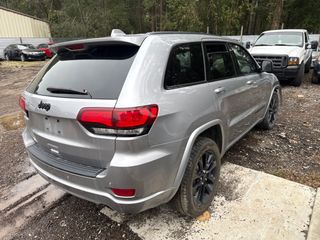 2020 Jeep Grand Cherokee Altitude 4X2 - Exterior Rear Right Corner Image